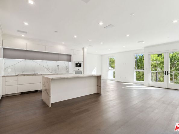 132 N Swall Drive 202, Los Angeles CA 90048