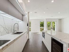 132 N Swall Drive 202, Los Angeles CA 90048