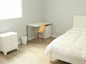 1259 W 36th Place, Los Angeles CA 90007