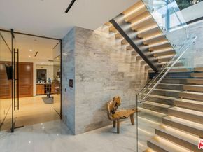 9410 Sierra Mar Place, Los Angeles CA 90069