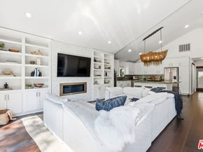 3640 Maplewood Avenue, Los Angeles CA 90066