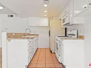 2700 Cahuenga Boulevard 2216, Los Angeles CA 90068