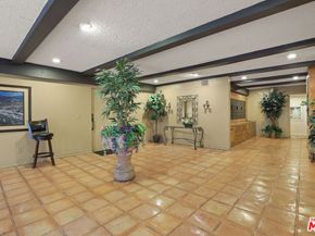 2700 Cahuenga Boulevard 2216, Los Angeles CA 90068