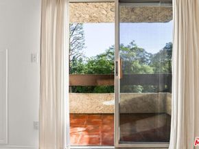 2700 Cahuenga Boulevard 2216, Los Angeles CA 90068