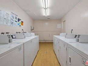 2700 Cahuenga Boulevard 2216, Los Angeles CA 90068