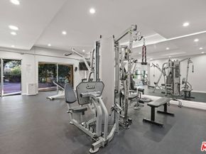 2700 Cahuenga Boulevard 2216, Los Angeles CA 90068