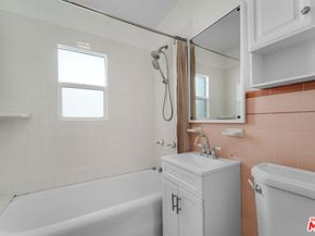 2247 Penmar Avenue, Venice CA 90291