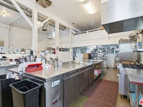 2709 Santa Monica Boulevard, Santa Monica CA 90404