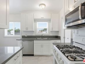 2709 Santa Monica Boulevard, Santa Monica CA 90404