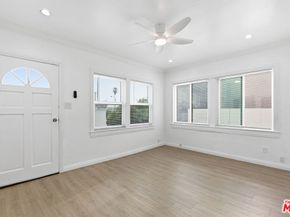 2709 Santa Monica Boulevard, Santa Monica CA 90404