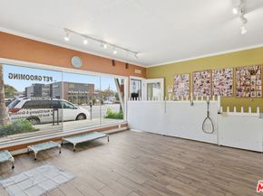 2709 Santa Monica Boulevard, Santa Monica CA 90404