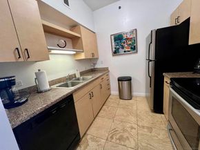 425 W Beech St 1606, San Diego CA 92101