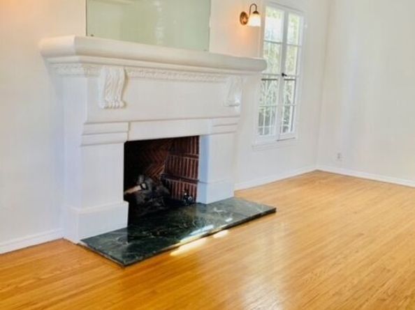 113 N Croft Avenue, Los Angeles CA 90048