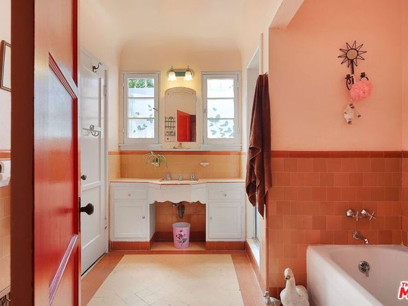 113 N Croft Avenue, Los Angeles CA 90048