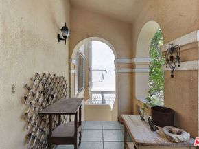 113 N Croft Avenue, Los Angeles CA 90048