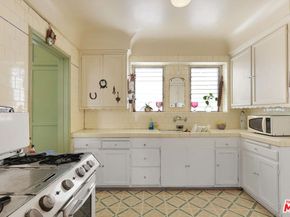 113 N Croft Avenue, Los Angeles CA 90048