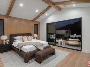 3910 Mclaughlin Avenue, Los Angeles CA 90066