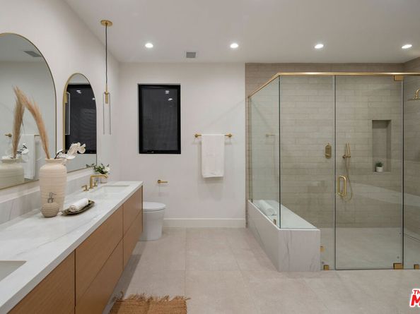 3910 Mclaughlin Avenue, Los Angeles CA 90066