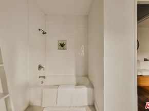 864 Wellesley Avenue, Los Angeles CA 90049