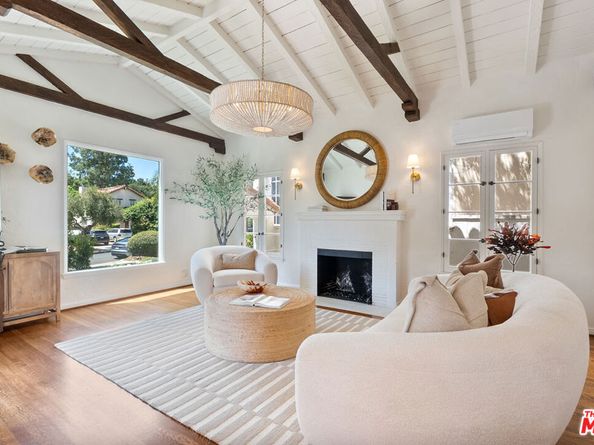 864 Wellesley Avenue, Los Angeles CA 90049