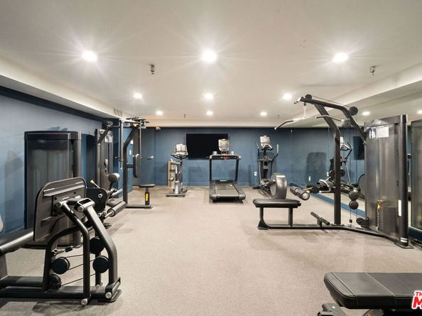 585 N Rossmore Avenue 407, Los Angeles CA 90004