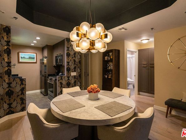 585 N Rossmore Avenue 407, Los Angeles CA 90004