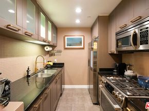 585 N Rossmore Avenue 407, Los Angeles CA 90004