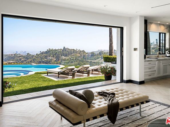 10932 Savona Road, Los Angeles CA 90077