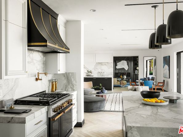 10932 Savona Road, Los Angeles CA 90077