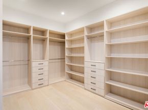 10932 Savona Road, Los Angeles CA 90077