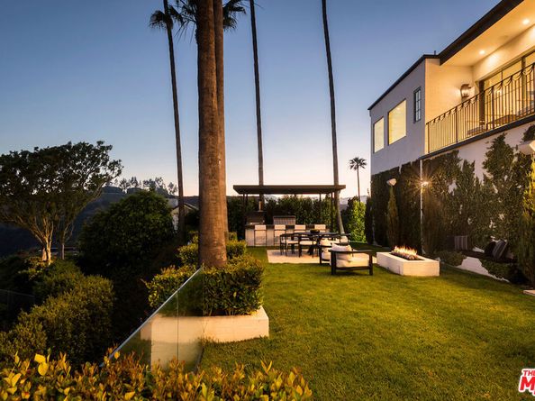 10932 Savona Road, Los Angeles CA 90077