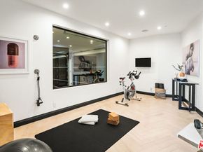 10932 Savona Road, Los Angeles CA 90077