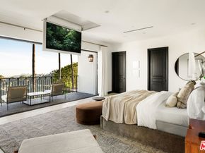10932 Savona Road, Los Angeles CA 90077