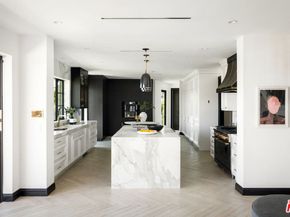 10932 Savona Road, Los Angeles CA 90077