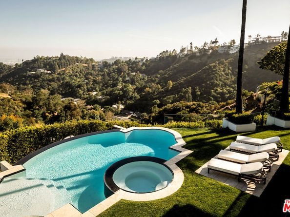 10932 Savona Road, Los Angeles CA 90077