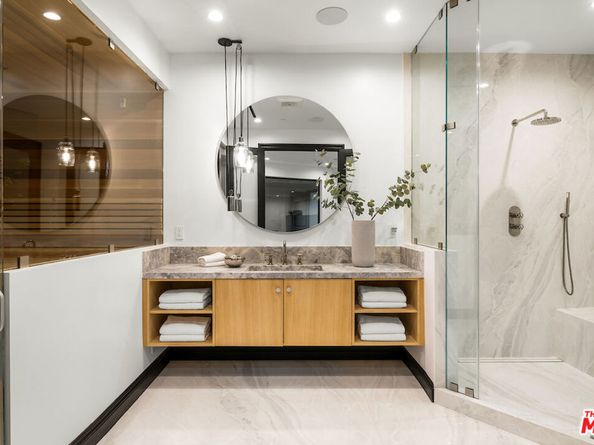 10932 Savona Road, Los Angeles CA 90077