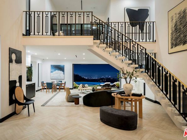 10932 Savona Road, Los Angeles CA 90077