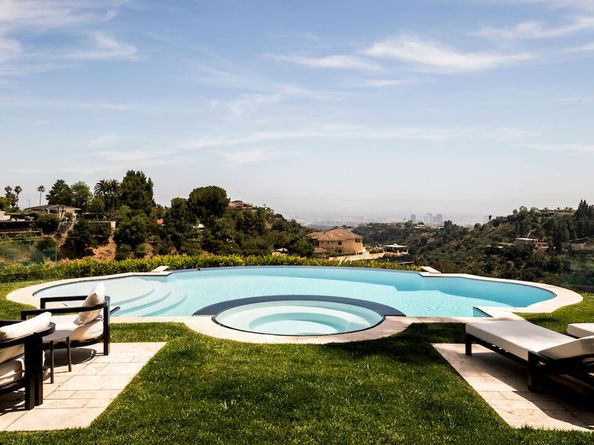 10932 Savona Road, Los Angeles CA 90077