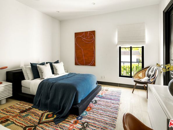 10932 Savona Road, Los Angeles CA 90077
