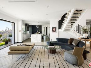 10932 Savona Road, Los Angeles CA 90077