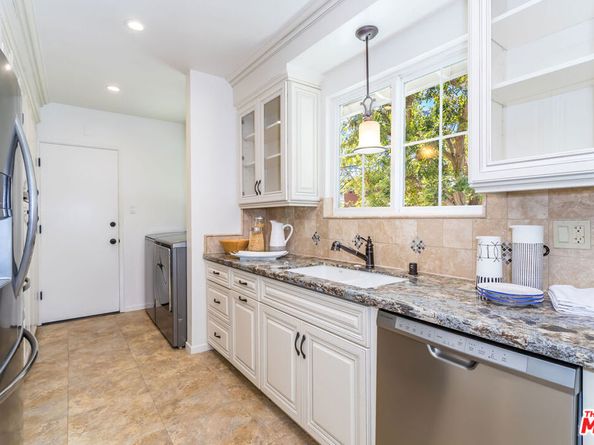 3634 Mandeville Canyon Road, Los Angeles CA 90049