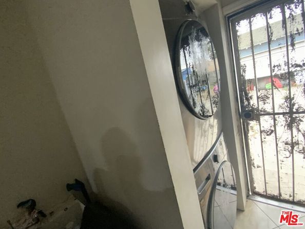 1546 W 105th Street, Los Angeles CA 90047