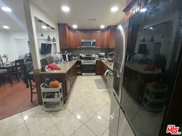 1546 W 105th Street, Los Angeles CA 90047