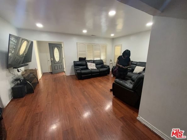 1546 W 105th Street, Los Angeles CA 90047