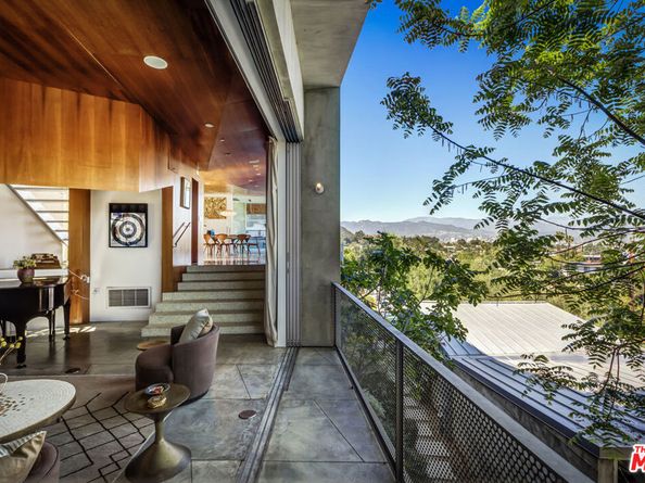 3813 Ronda Vista Place, Los Angeles CA 90027