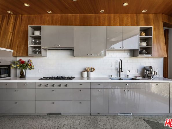 3813 Ronda Vista Place, Los Angeles CA 90027