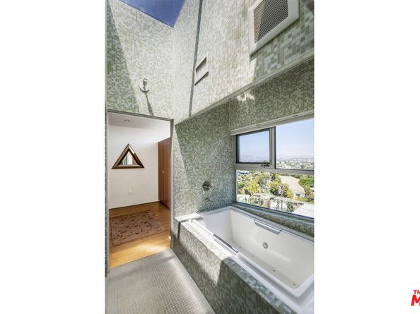 3813 Ronda Vista Place, Los Angeles CA 90027