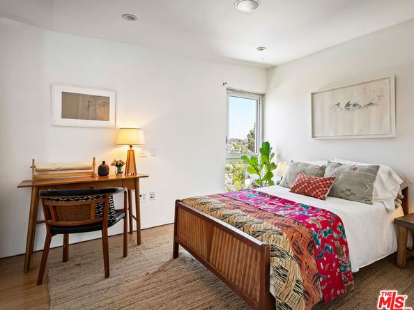3813 Ronda Vista Place, Los Angeles CA 90027