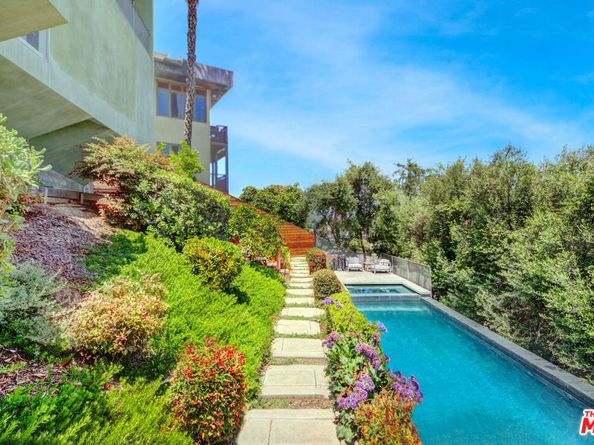 3813 Ronda Vista Place, Los Angeles CA 90027