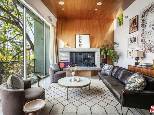 3813 Ronda Vista Place, Los Angeles CA 90027